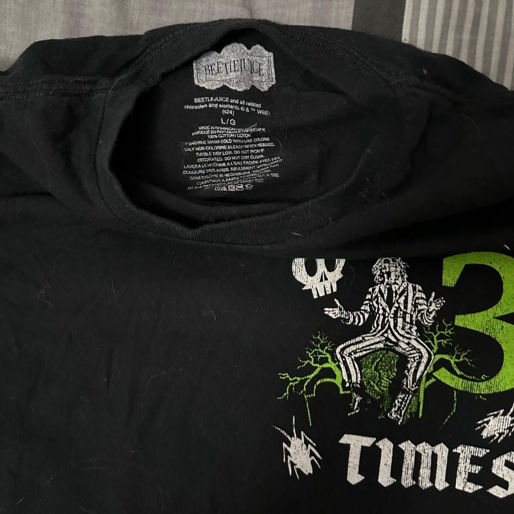 Beetlejuice Shirt Men Large Black Short Sleeve Graphic Skull Snake Movie Tee - Picture 3 of 3
